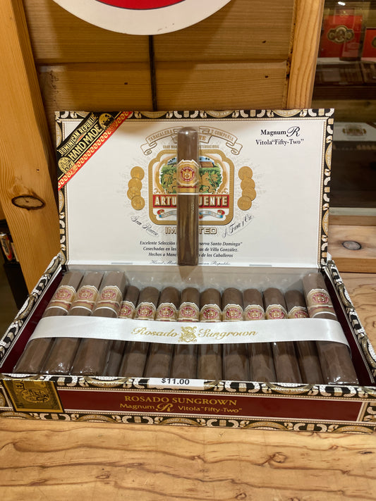 Arturo Fuente ,Rosado Sungrown,Magnum R Vitola ,Fifty -Two